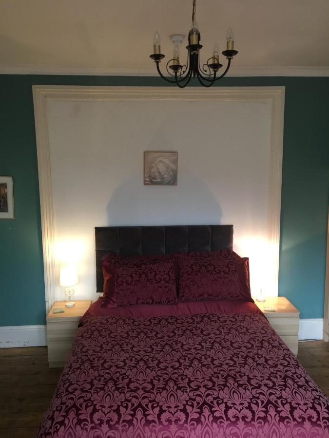 The Townhouse B And B アリスバーリー エクステリア 写真
