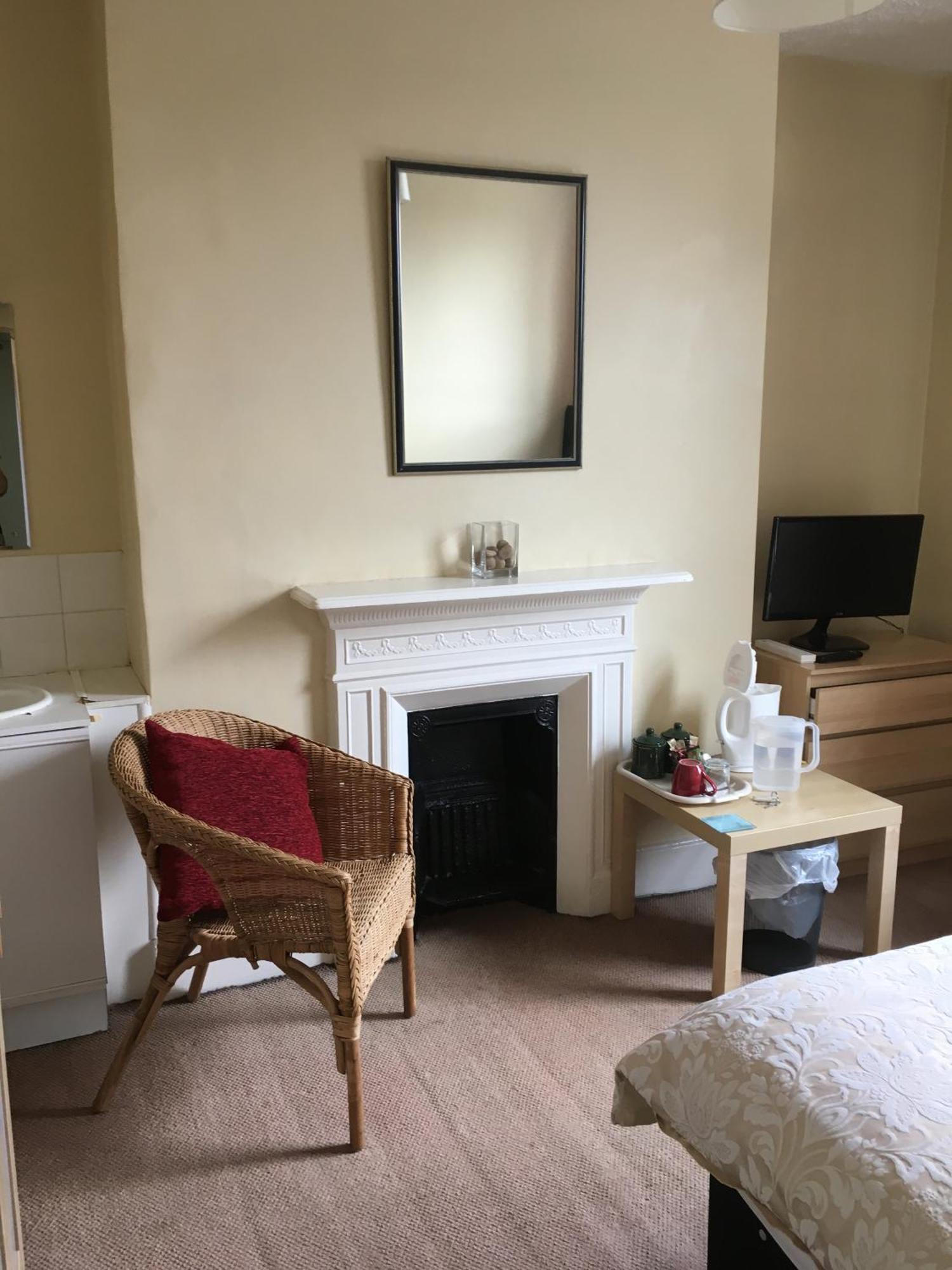 The Townhouse B And B アリスバーリー エクステリア 写真